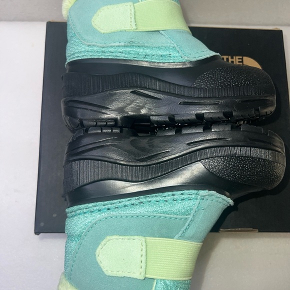 The North Face Toddler Teal and Black Boots - Picture 2 of 6